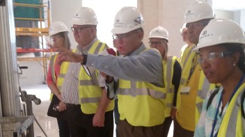 2017-0811 C Summers Leading Tour MOTB